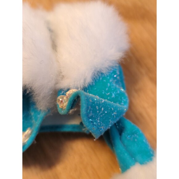 Winter Renaissance Barbie Doll Coat Evening Elegance Series Mattel #15570 1996 - Picture 4 of 7